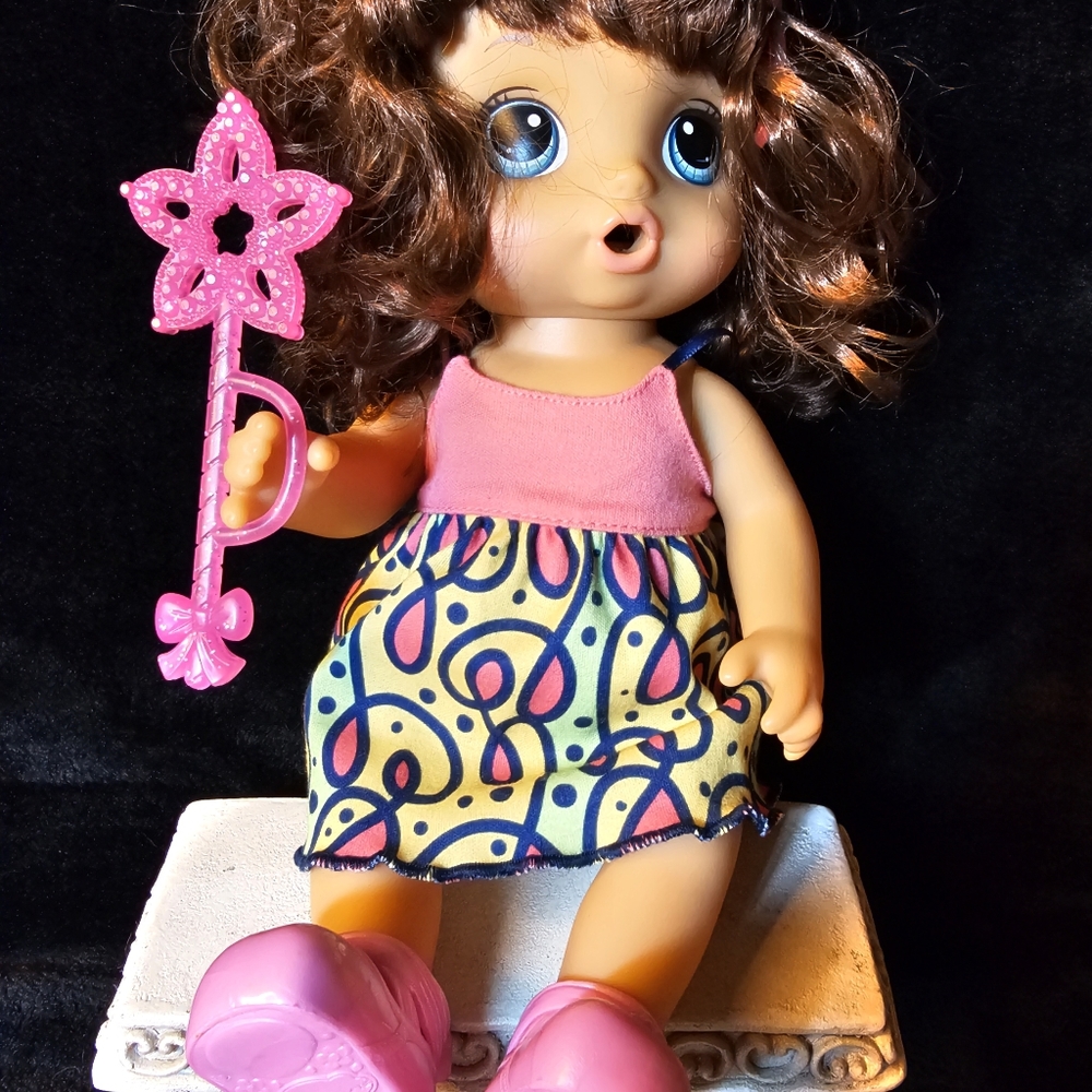 2016 Baby Alive talking Sara Brunette Doll